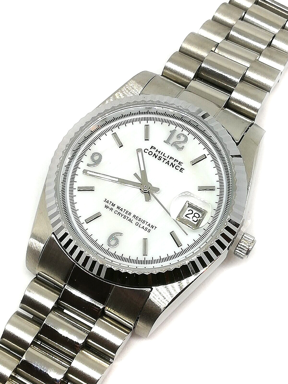 Montre homme Philippe Constance quartz argenté lisible et robuste pour éviter les retards