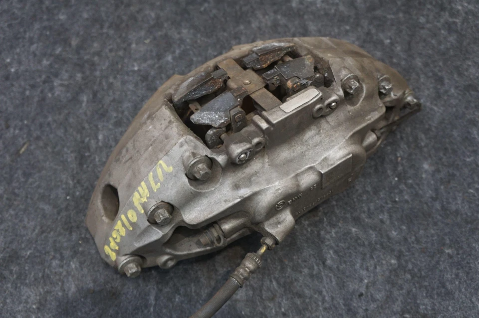 Pinza de freno delantera derecha plateada OEM 34116891300 BMW 750i XDrive G12 2016-2022 Foto 3 de 4