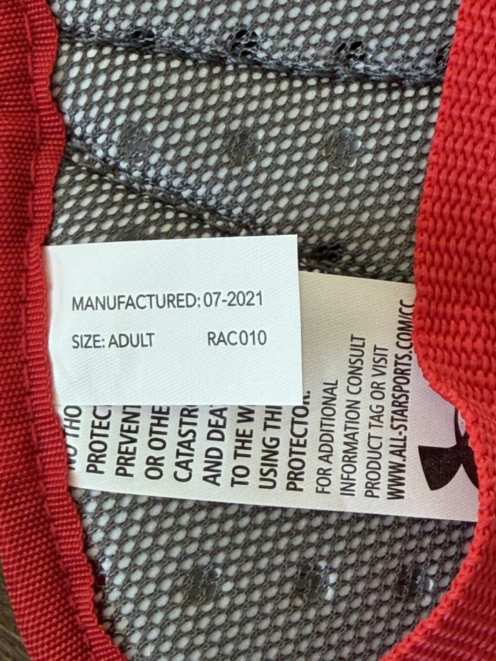 全新 Under Armour 成人 棒球捕手 胸部保护 红色/银色 — 第 4/4 张图片