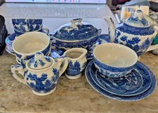 Set da tè in miniatura salice blu e altri pezzi in porcellana