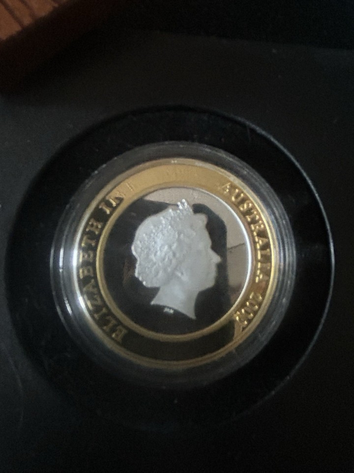 2000 Silver Proof Coin struck in solid 999 silver and gold Royal ...