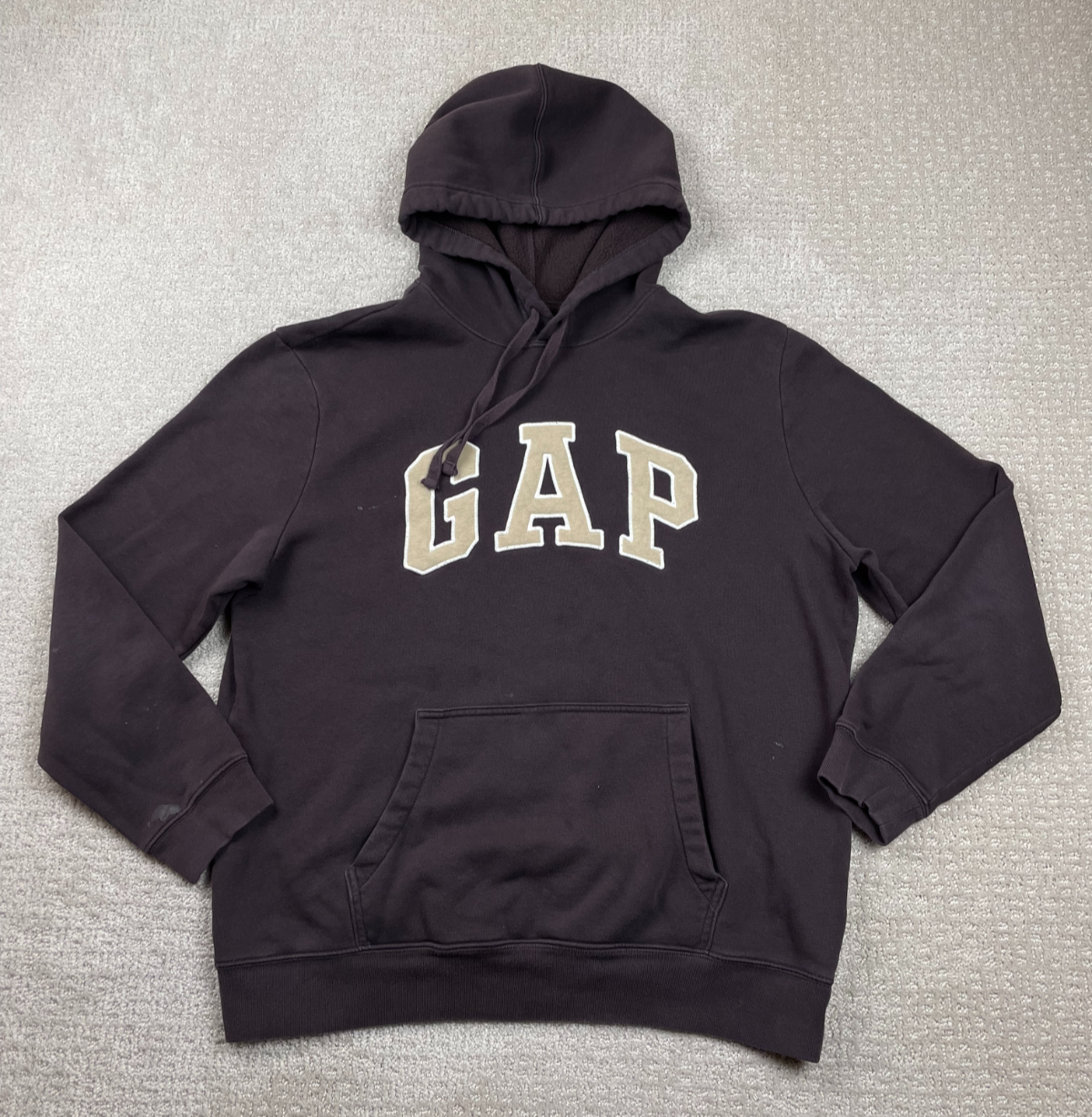 GAP Hoodie Mens Large Brown Fleece Pullover Sweatshirt Spellout Cream Logo Y2K