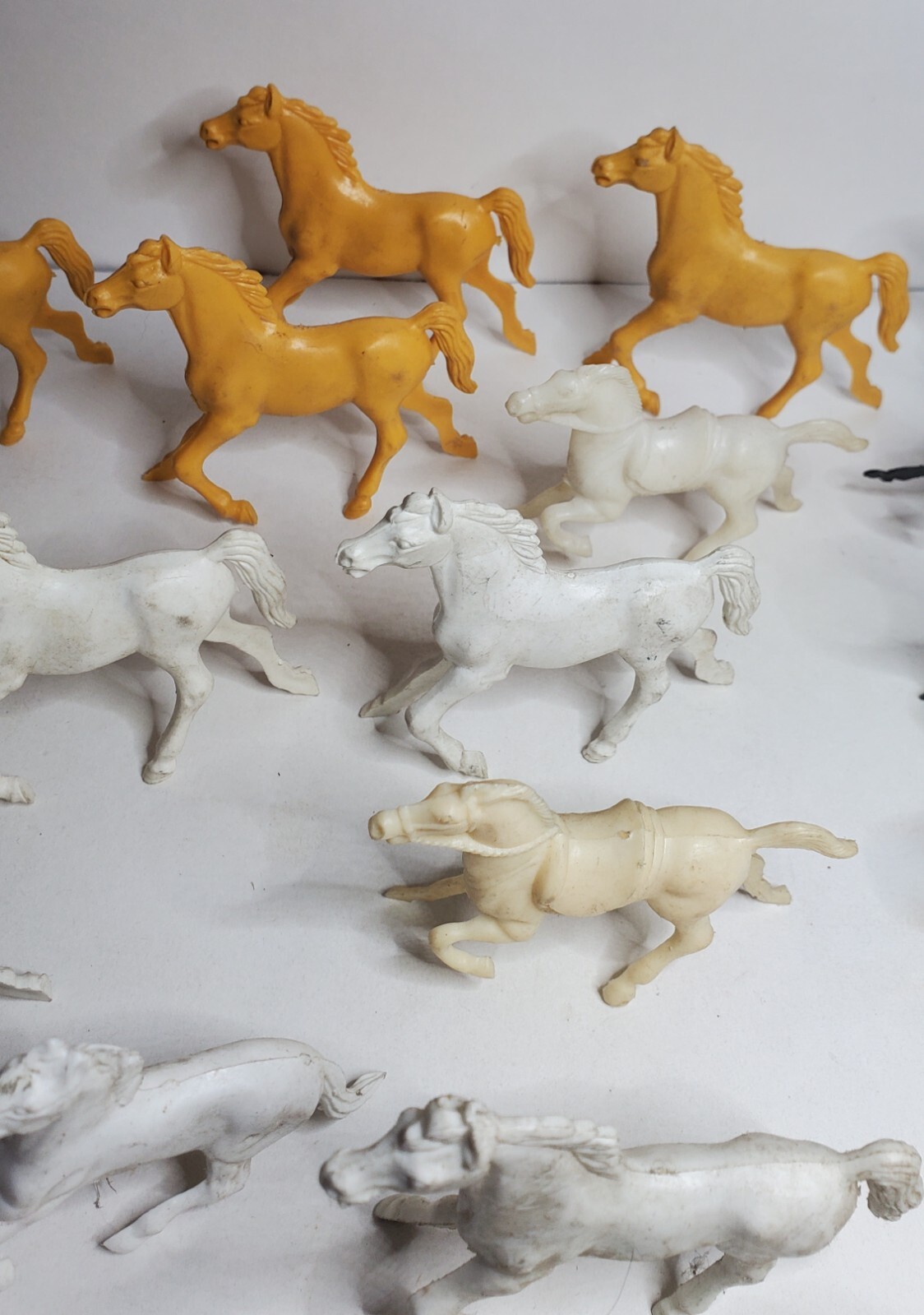 Lot of 27 Vintage Marx Fort Apache Cavalry & Others Toy Plastic Horses