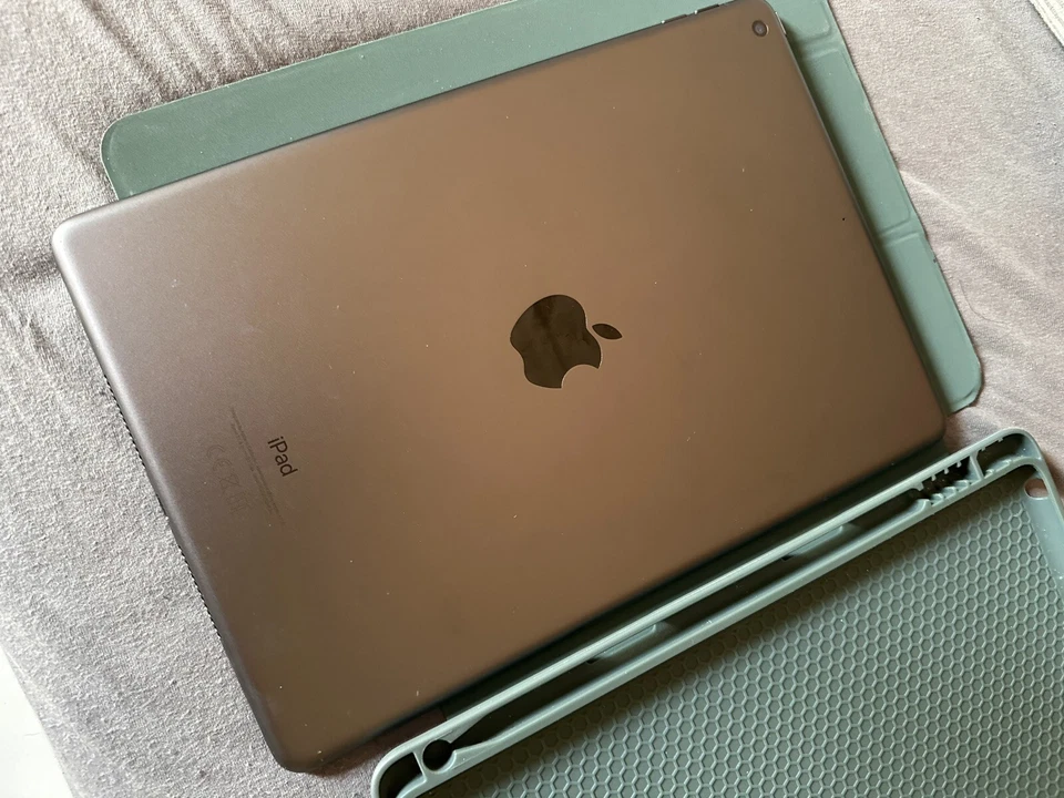 Apple iPad (7th generation) · 64GB · Wi-Fi, Foto 3 von 5