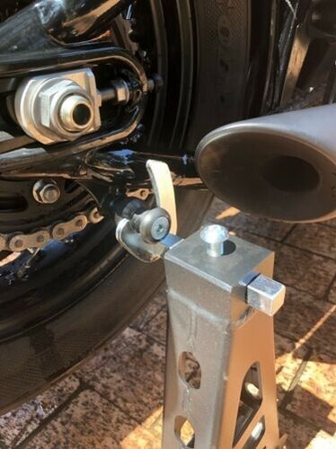 TRIUMPH SPEEDMASTER 2018-2024 PADDOCK STAND CRASH BOBBINS COTTON REELS LIFTERS - Picture 7 of 8