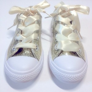 converse big eyelet glitter