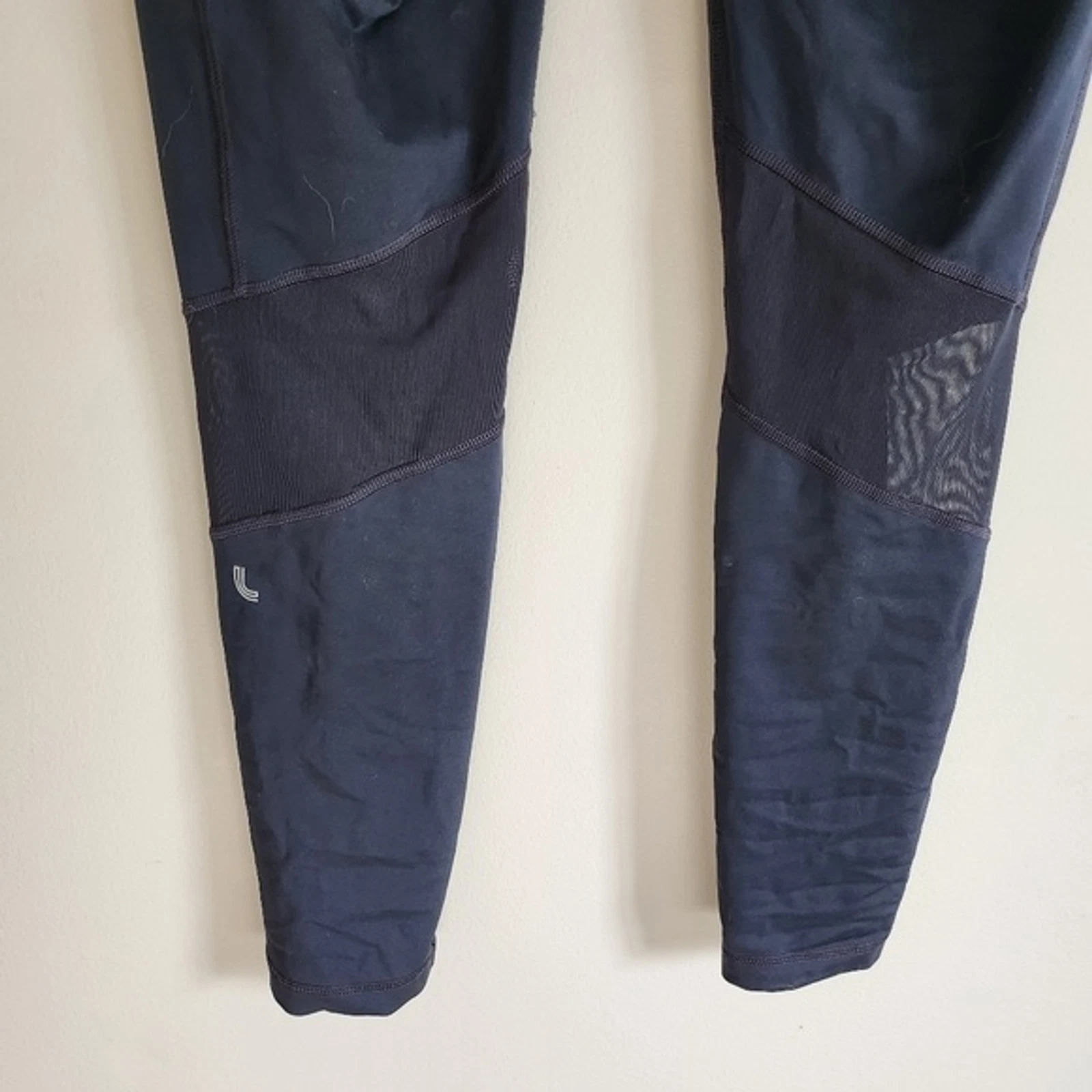 lole with pocket mesh accent on leg leggings