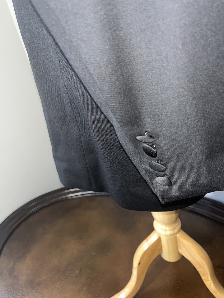 1 BTN Hugo Boss Tuxedo Suit Shawl Collar 42R Made In Germany Saks eBay