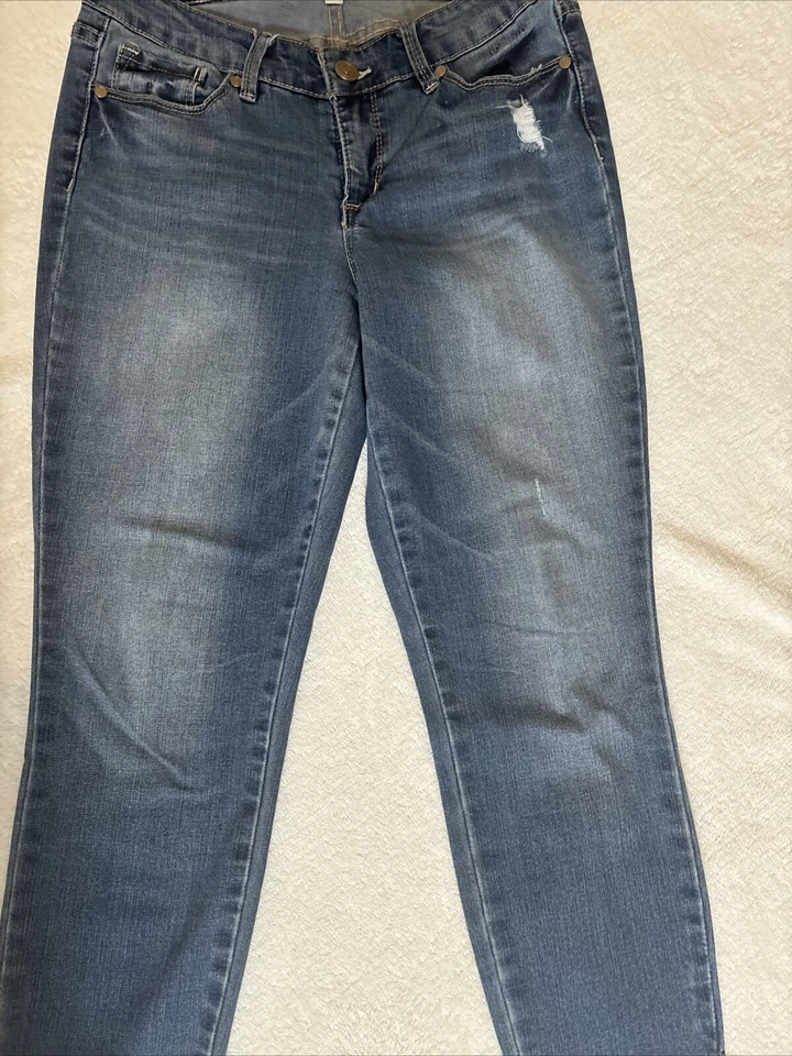 Code Bleu Soho Petite Skinny Ankle Blue Jeans Size 6 Lightly Distressed - Image 3 of 4