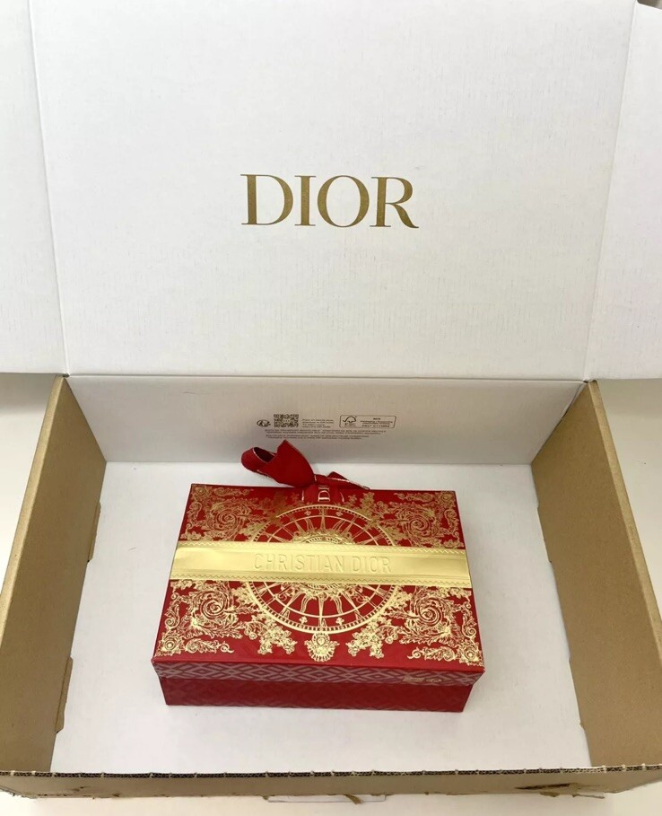 CHRISTIAN DIOR vipギフトボックス 赤 CHRISTIAN DIOR vipギフトボックス 赤 DIOR 2024 Lunar New Year