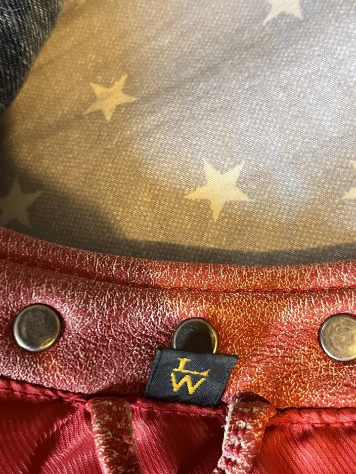 Harley Davidson Womens Red Leather Studded Embossed Vest Distressed Large GREAT! - Image 4 of 4