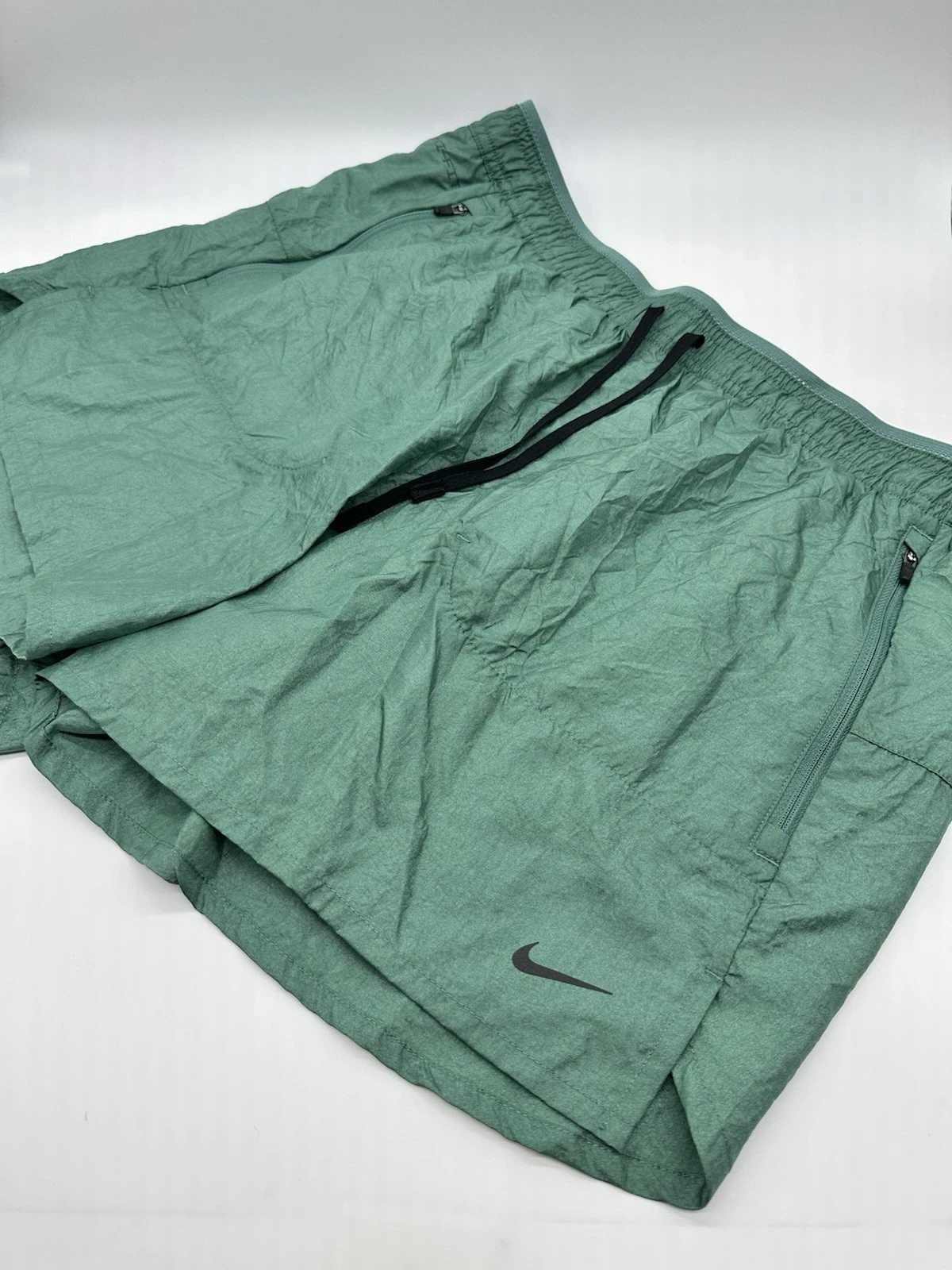 NEW Nike Stride Running Division 5'' Brief-Lined Shorts Size XL Green FN3391-361