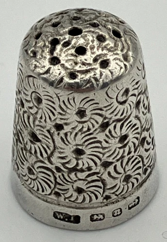1887 Hallmarked .925 Sterling Silver Thimble by WALTER LUNT - Birmingham