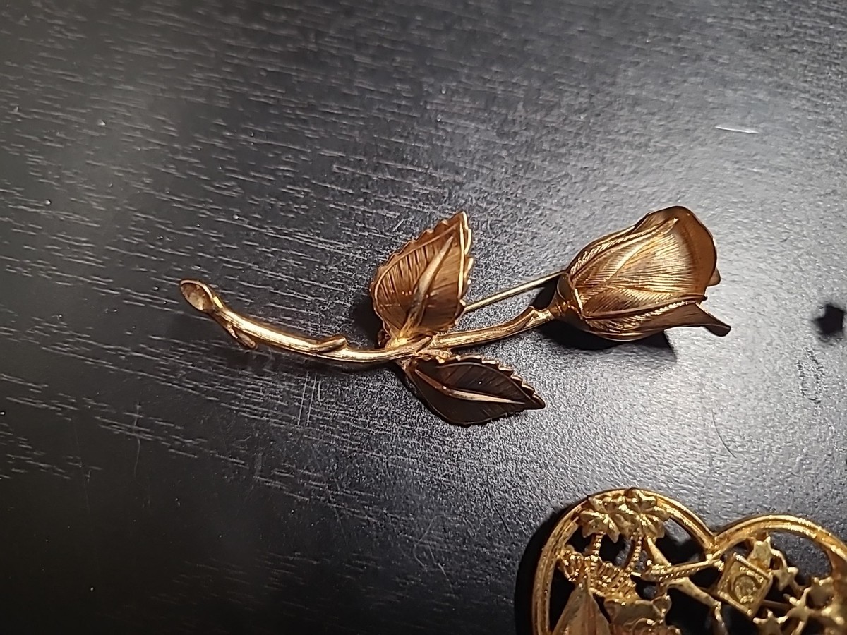 Lot of 3 Mixed Vintage Brooches Mixed Brands Gold Tone Silver Tone View 3