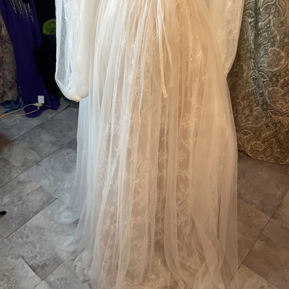 Elegant White Lace long Wedding dress with corset top and full skirt size XS￼ - Image 4 of 4