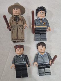 LEGO Harry Potter Deathly Hallows: Hogwarts (4867) w/All Minifigures. No Manual