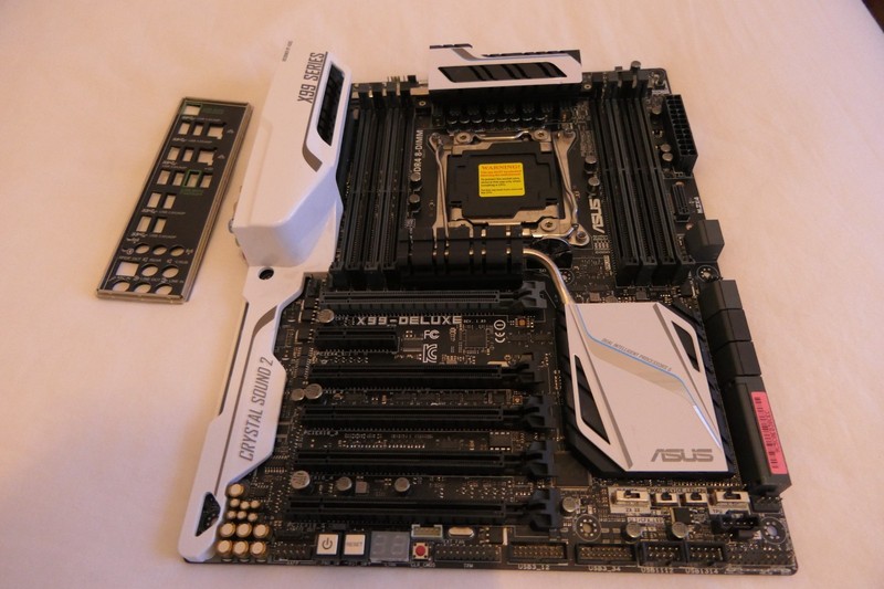 Asus X99 Deluxe LGA 2011-v3 Gaming Motherboard