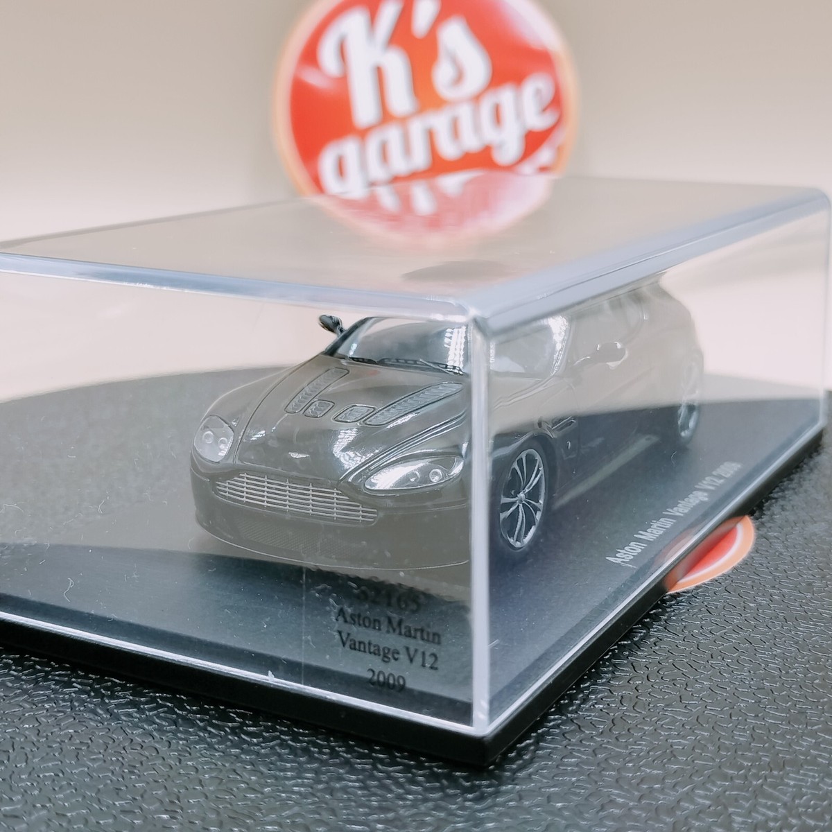 Spark Aston Martin V12 Vantage 2009年 SPARK 1/43 Aston Martin Vantage V12 2009 Black Resin model