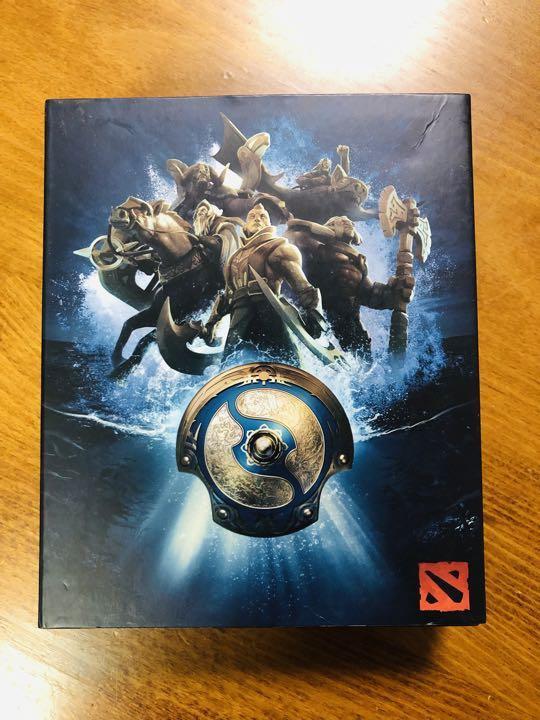 T17 Baby Roshan and Aegis set DOTA2