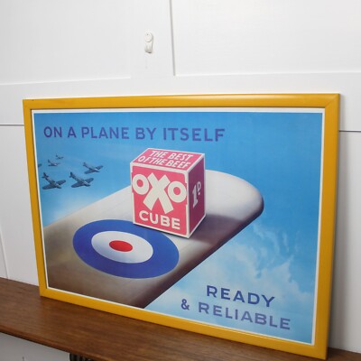 Vintage OXO Werbedruck. Mit OXO Cubes auf Spitfire Wing. Gerahmt & verglast.