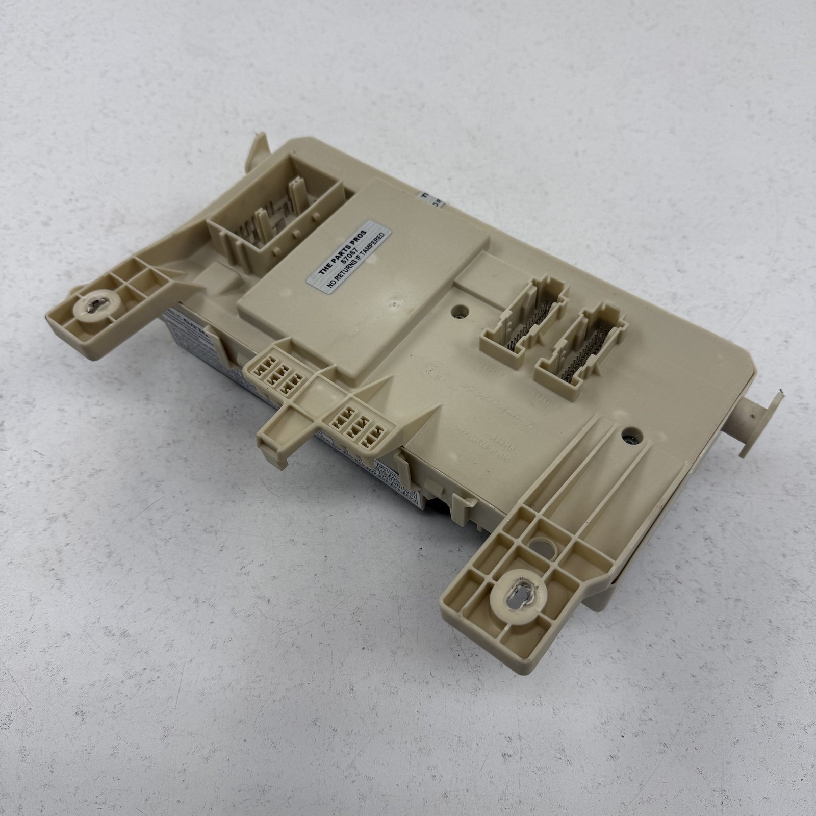 Aston Martin V8 Vantage 2011-2017 Fuse box