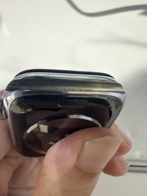 Apple Watch Series 6 44mm Gehäuse mit Milanaise Loop - Edelstahl, Regular...