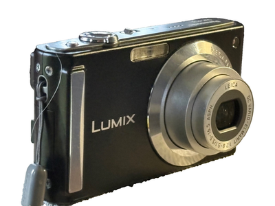 Panasonic LUMIX DMC-FS3 8.1MP Digital Camera - Black for sale