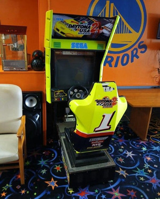 SEGA Daytona USA 2 Sit-Down Racing Video Arcade Machine Cabinet