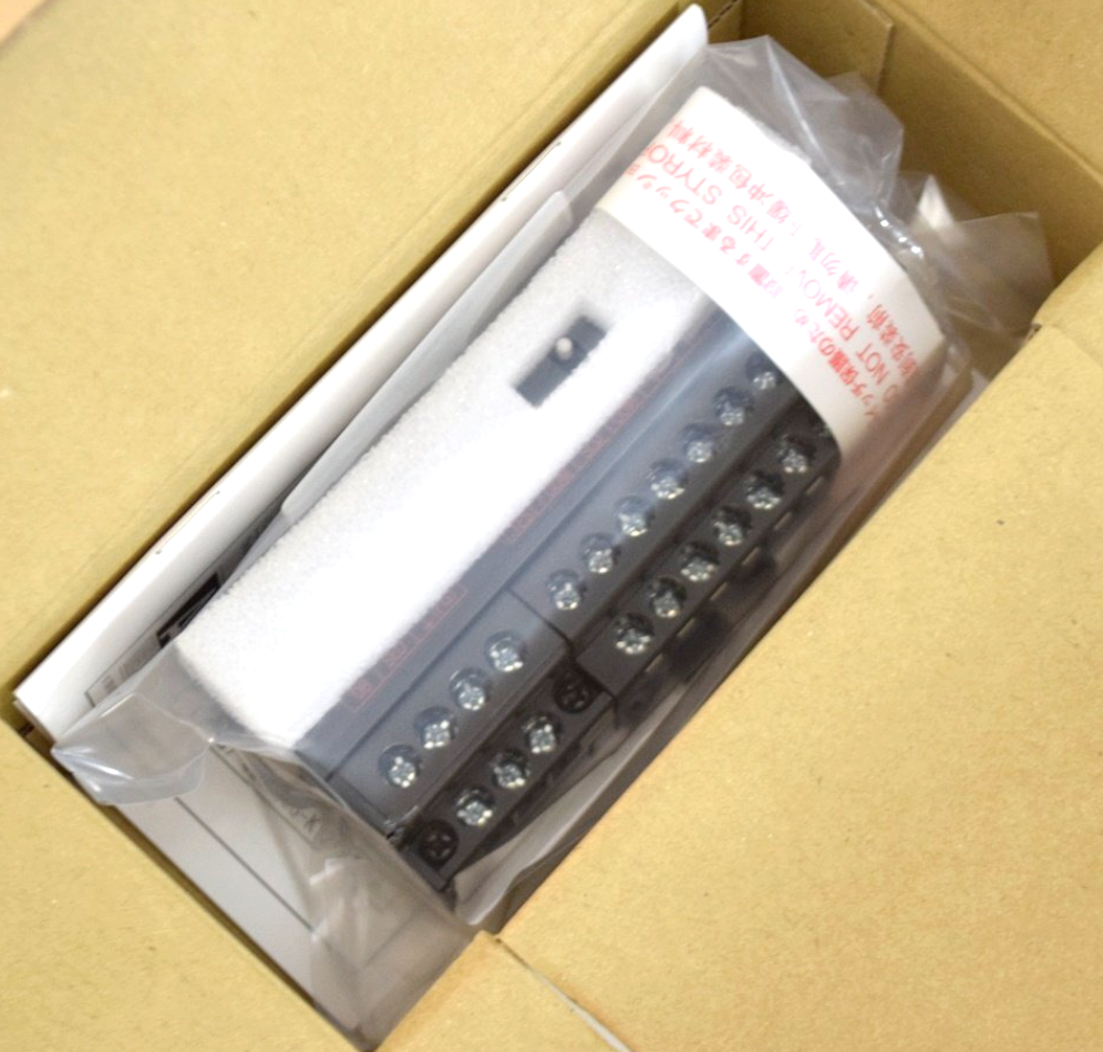 Mitsubishi AJ65SBT-64AD CC-Link Analog-Digital Converter Mitsubishi AJ65SBT-64AD CC-Link Analog-Digital Converter