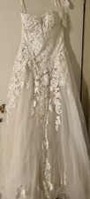 David's Bridal Lace & Tulle Ballgown Wedding Dress Ivory Color. WG3861 Size 6