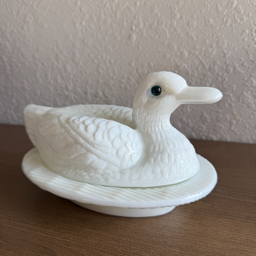 Westmoreland Milk Glass Duck on Nest Covered Dish Mable Eyes