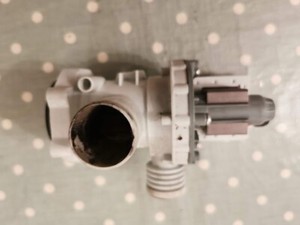 Logik Waschmaschine L712WM13 Ablaufpumpe