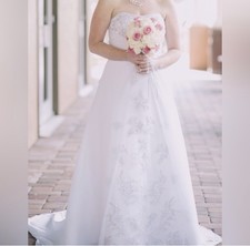 David’s Bridal Wedding Gown – Size 12 – Elegant Beaded A-Line Bridal Dress