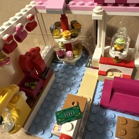 LEGO FRIENDS: Heartlake Cupcake Cafe (41119), Pre-owned, Incomplete