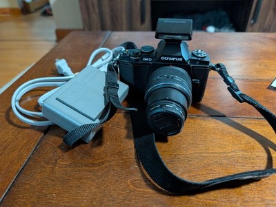 Olympus OM-D E-M5 Digital Camera with 14-42mm Lens