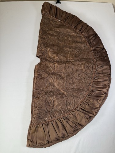 Christmas Tree Skirt Brown Beaded Lustrous Satiny Material Ruffle 50” - Picture 2 of 7