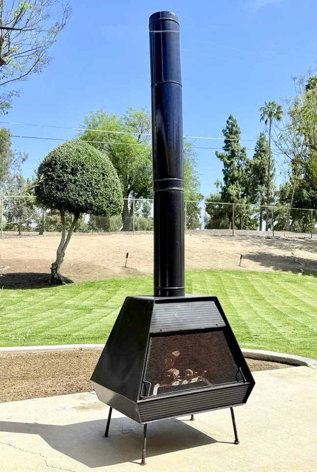 Chimenea de leña moderna de mediados de siglo de la era Sputnik (de pie libre) esmalte negro Foto 2 de 4