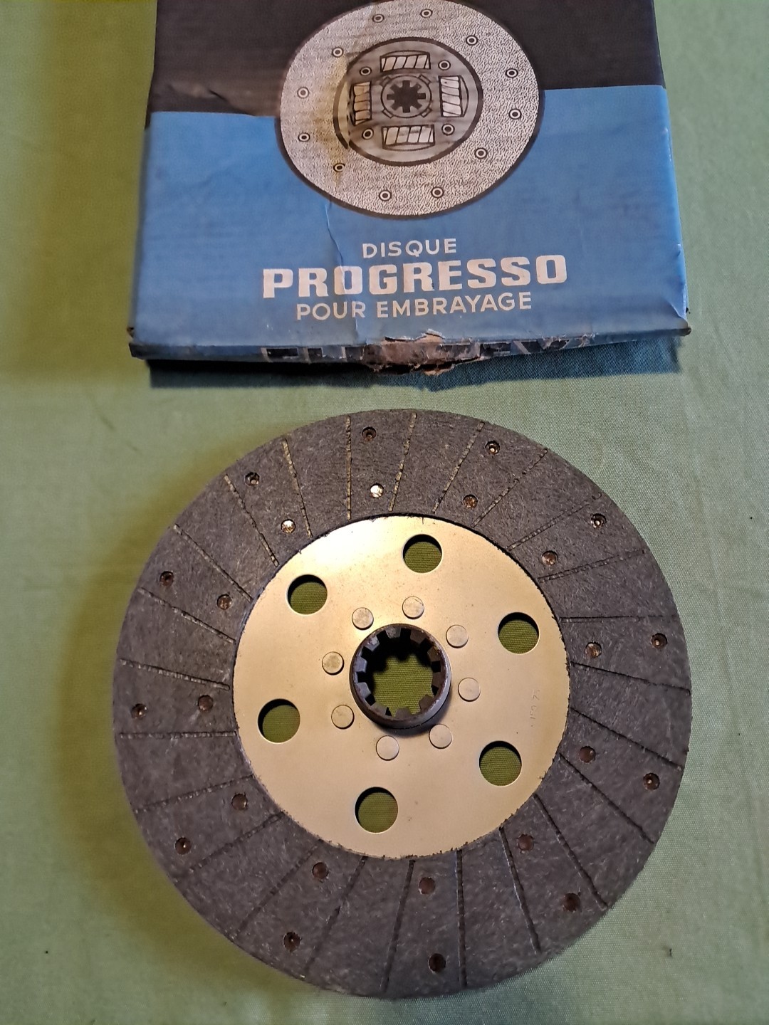 Disque d'embrayage Berliet de collection diametre 280mm a 10 cannelures pour camion ancien