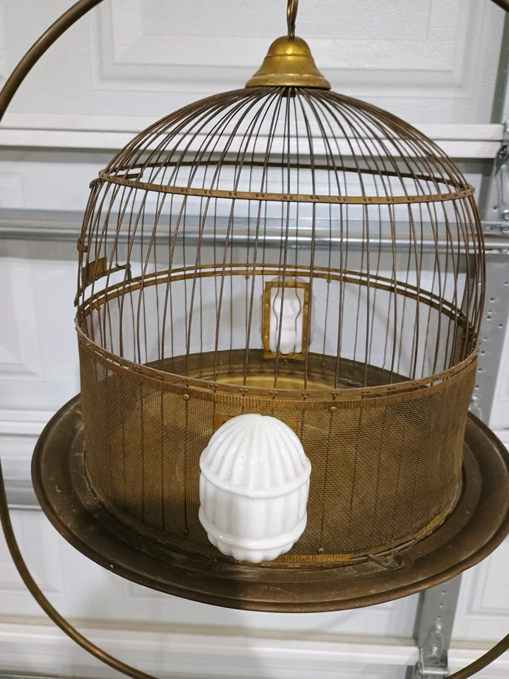 Jaula y soporte para pájaros de latón Hendryx Foto 3 de 4