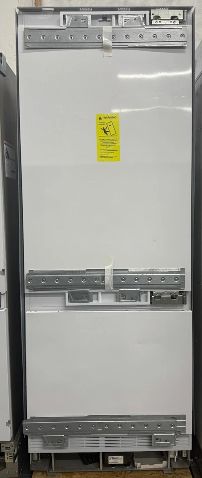 Blomberg BRFB1900FBI refrigerador congelador inferior incorporado de 30 pulgadas listo para panel Foto 2 de 4
