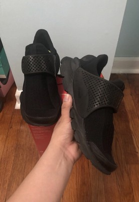 sock dart triple black