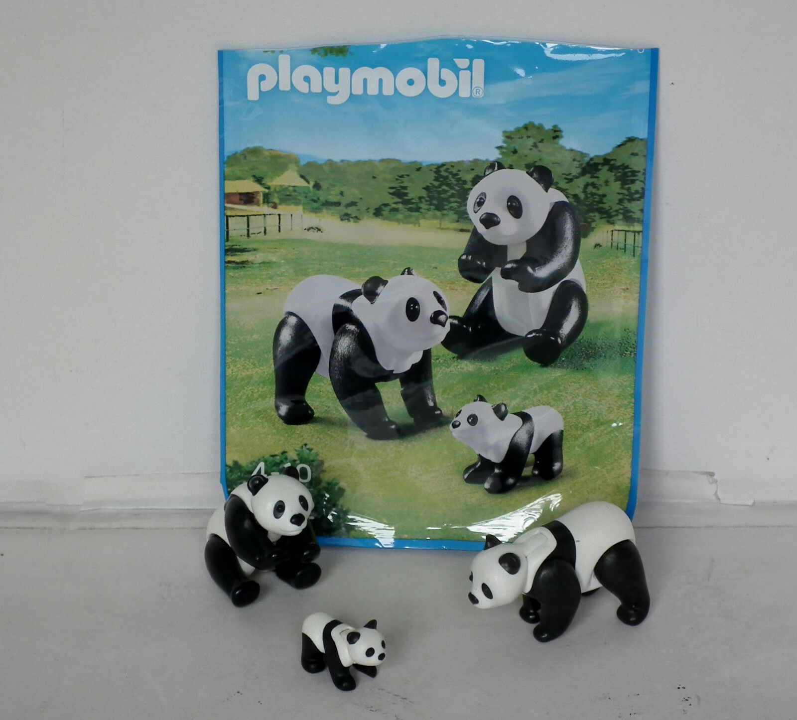 playmobil panda family
