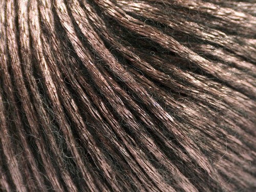 Rock Star #51549 Pale Pink Metallic Sheen Black Soft Nylon Merino Wool Yarn 50gr - Picture 2 of 3