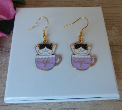 Ohrringe kleine Katze in Kaffeetasse Mauve Metall - Bijoux des Lys