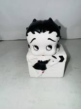Betty Boop Ceramic Salt And Pepper Shakers