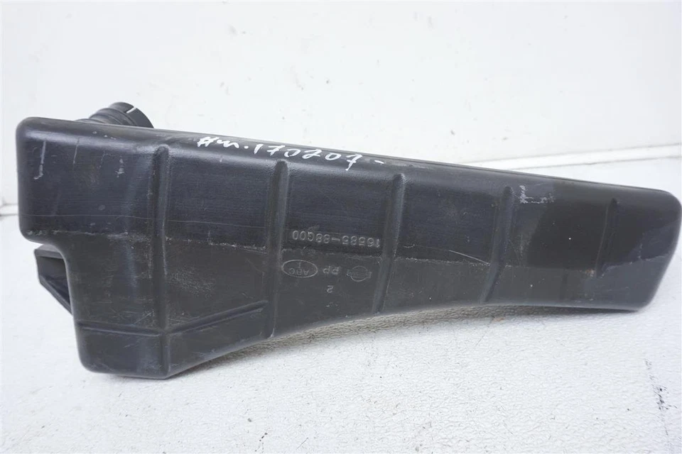 Cámara resonadora de aire Nissan Pickup 1990-1995 3,0 L 16585-88G00 Foto 3 de 3