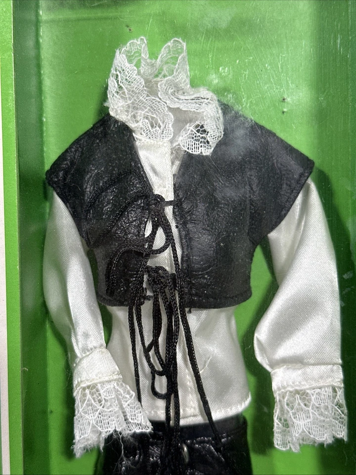 Винтаж 1976 MEGO Sonny and Cher кукла 12» наряд бакскин и болеро лот из 2 - Изображение 3 из 4