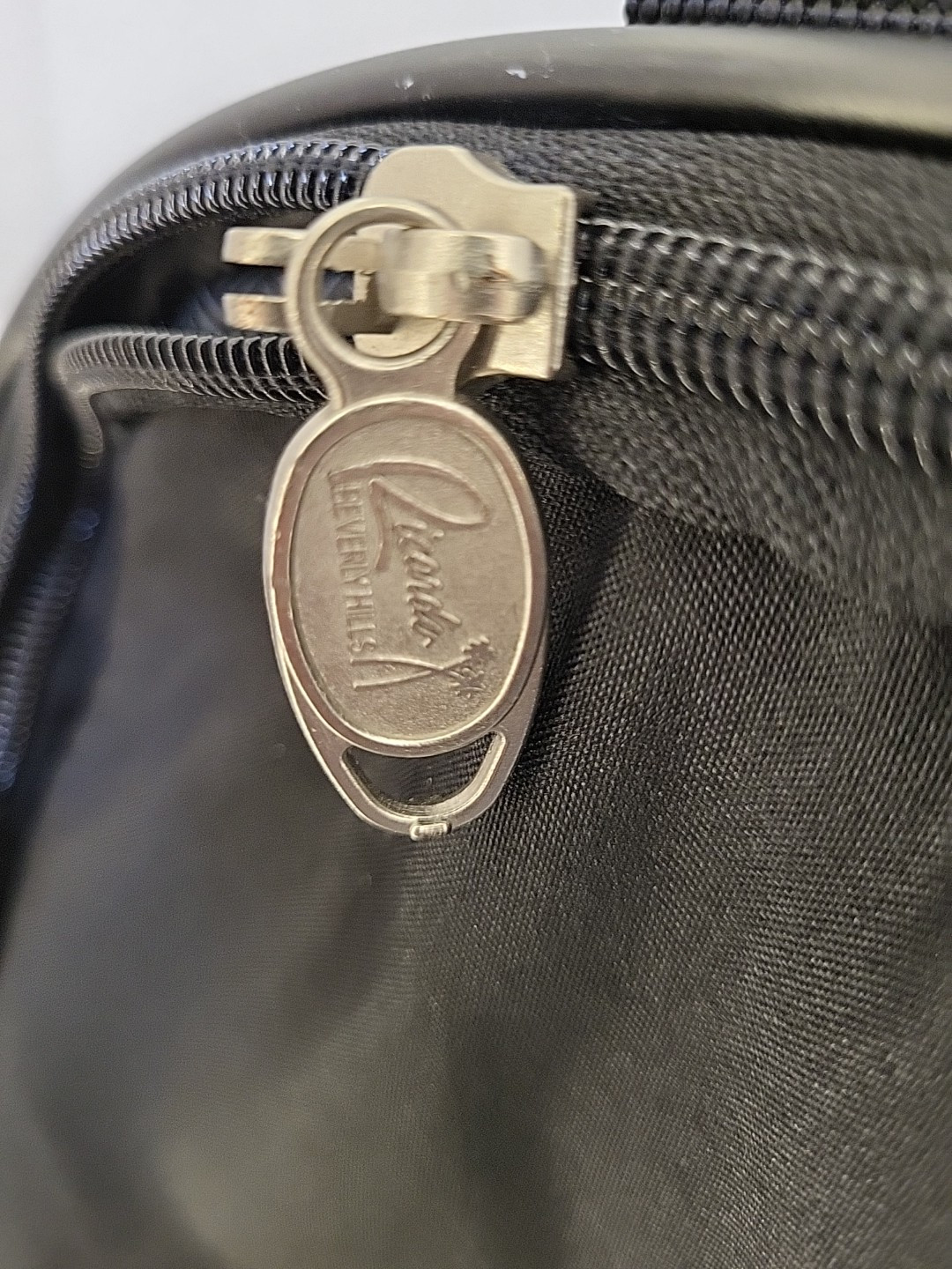 Ricardo Beverly Hills Garment Carrying Bag  Black Style 1195 Zippered Hanger NEW