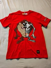 Rare Tasmanian Devil Looney Tunes Red T Shirt Men's Size M Taz Graphic Tee
