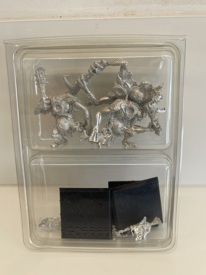 Malifaux goblin + x3 dynamite boar - metal well painted